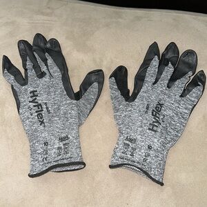 Ansell HyFlex 11-841 Foam Nitrile Gloves ANSI 4